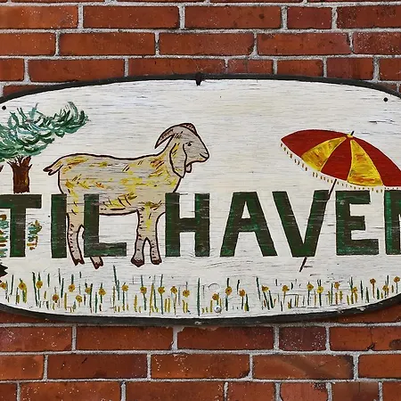 Hotel Avernako