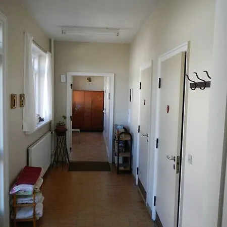 Hotel Avernako *